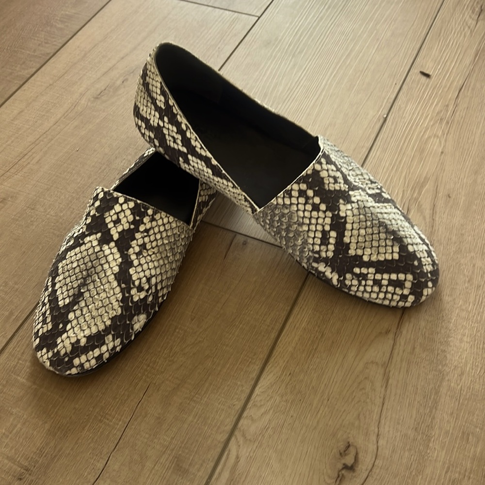 Vince Bogart Python Flats